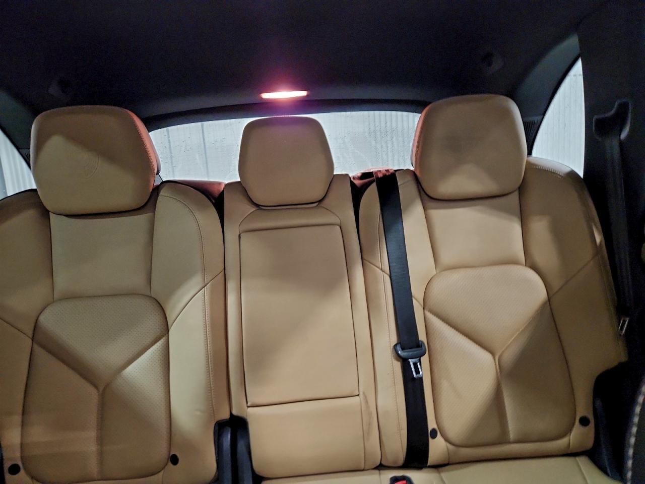 2014 PORSCHE CAYENNE