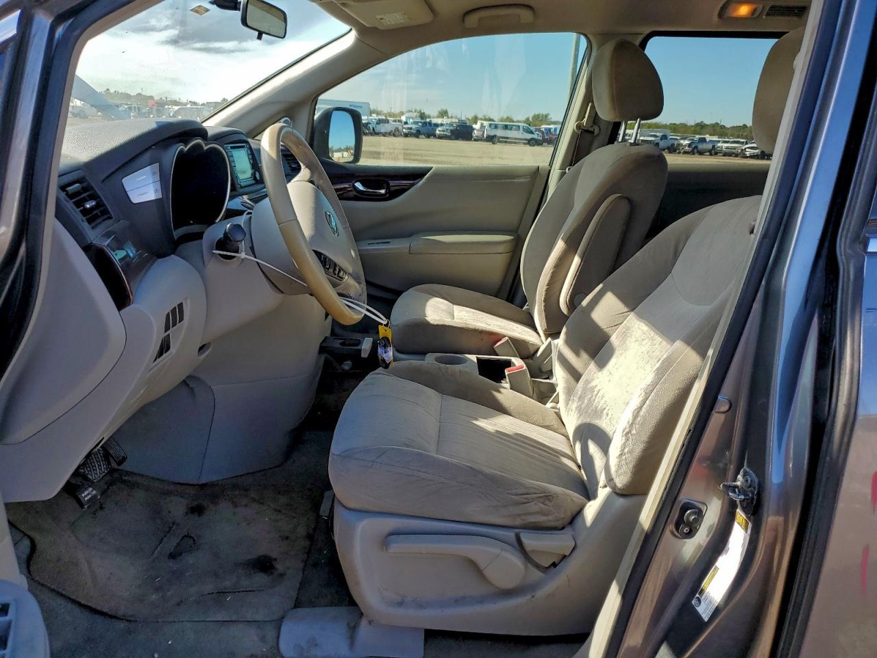 2016 NISSAN Quest