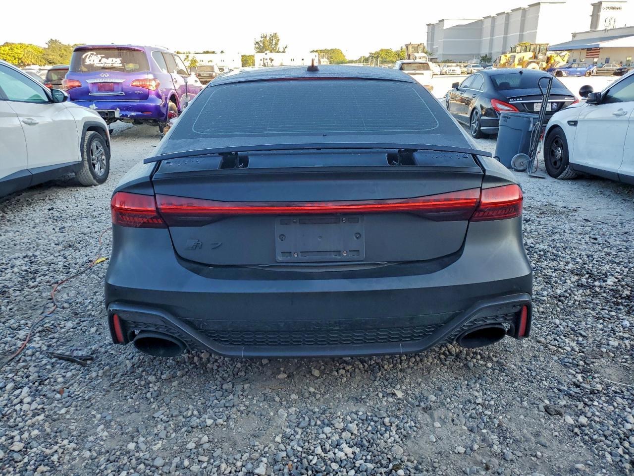 2021 AUDI RS7