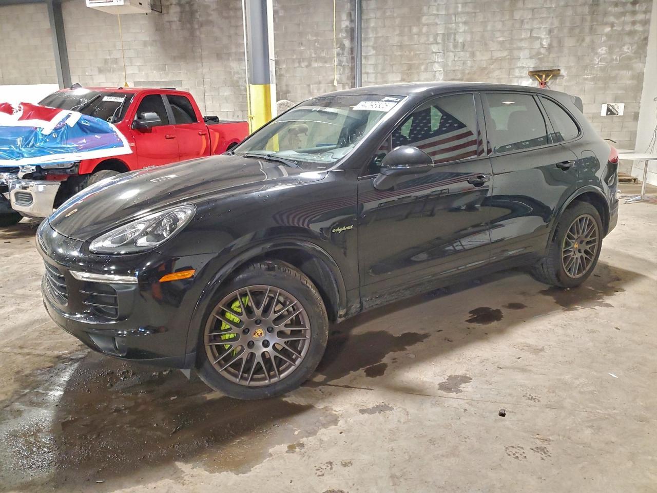 2017 PORSCHE CAYENNE