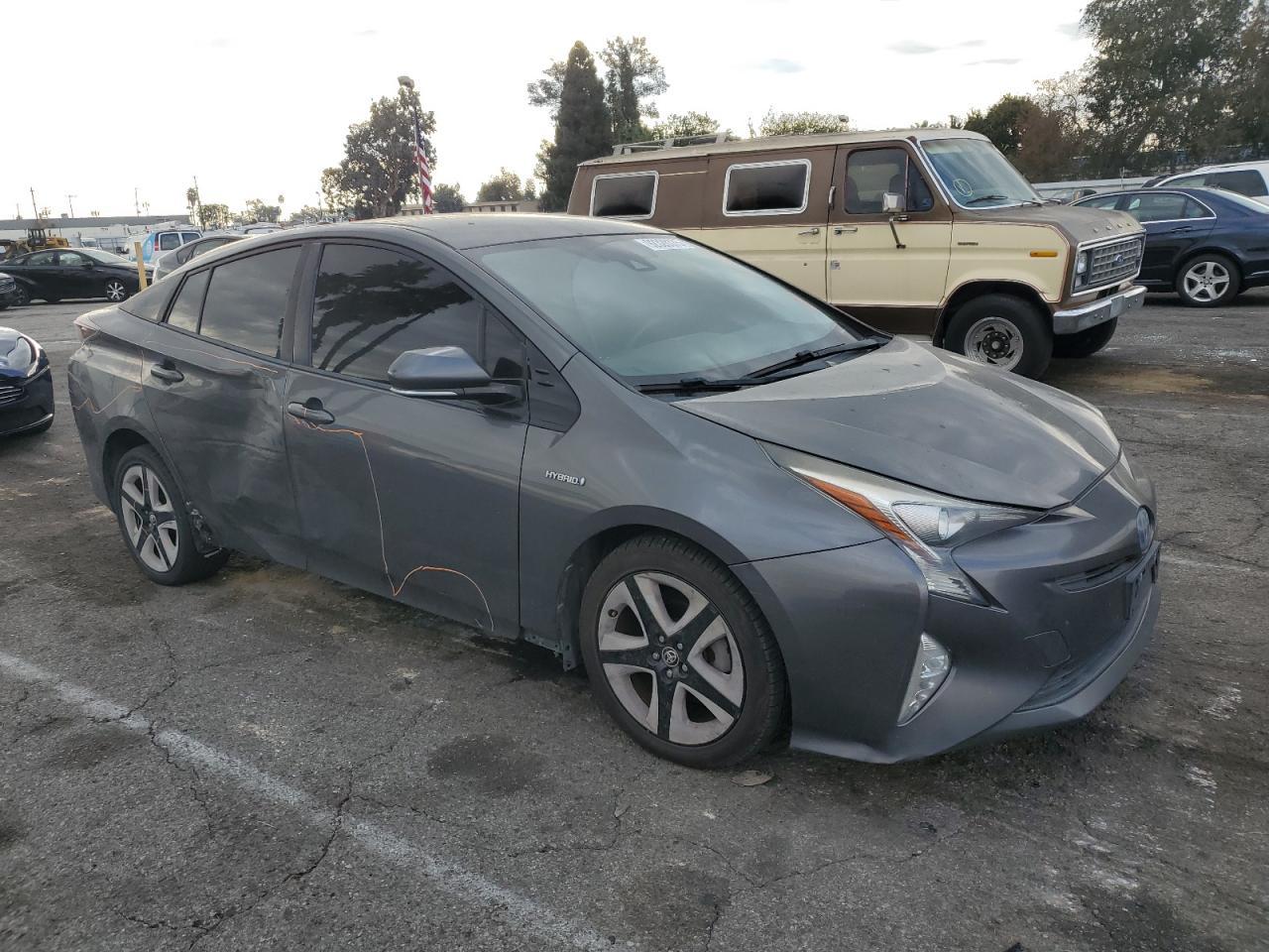 2016 TOYOTA PRIUS