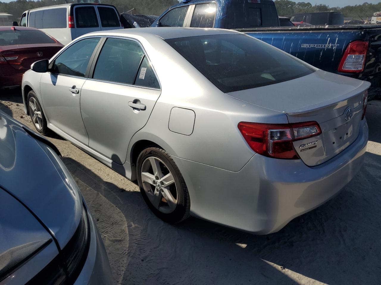 2014 TOYOTA CAMRY