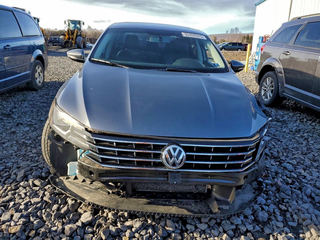 2018 VOLKSWAGEN Passat