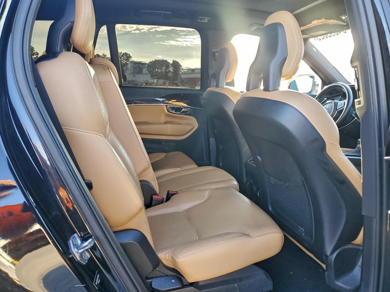 2017 VOLVO XC90