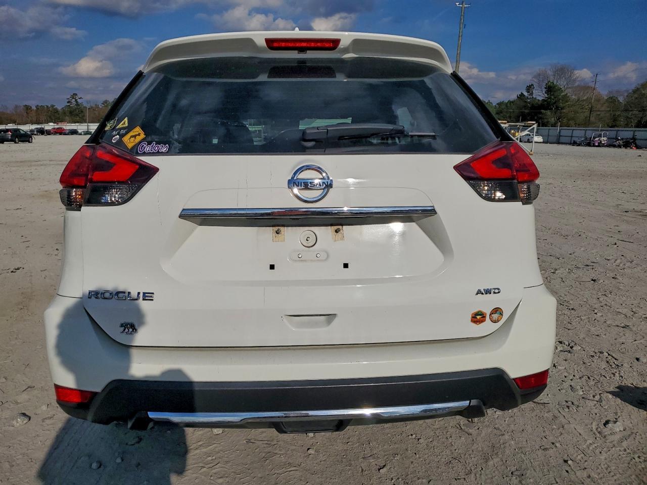 2017 NISSAN ROGUE