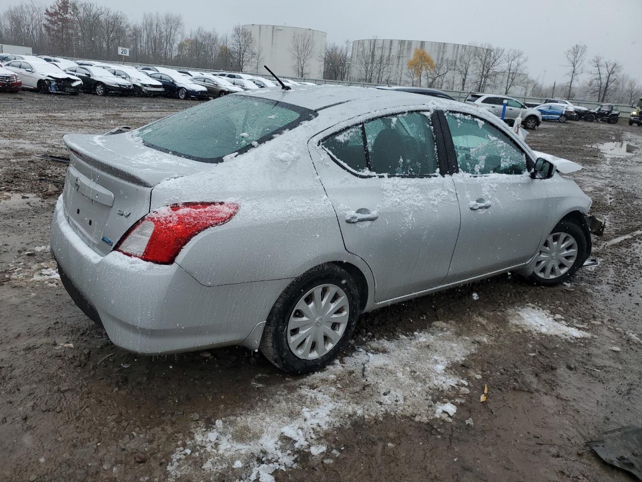 2015 NISSAN VERSA