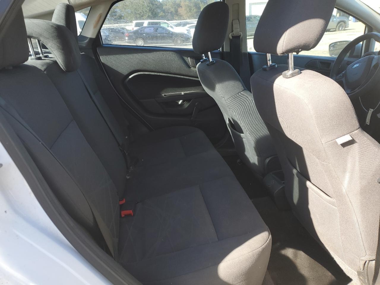 2015 FORD Fiesta