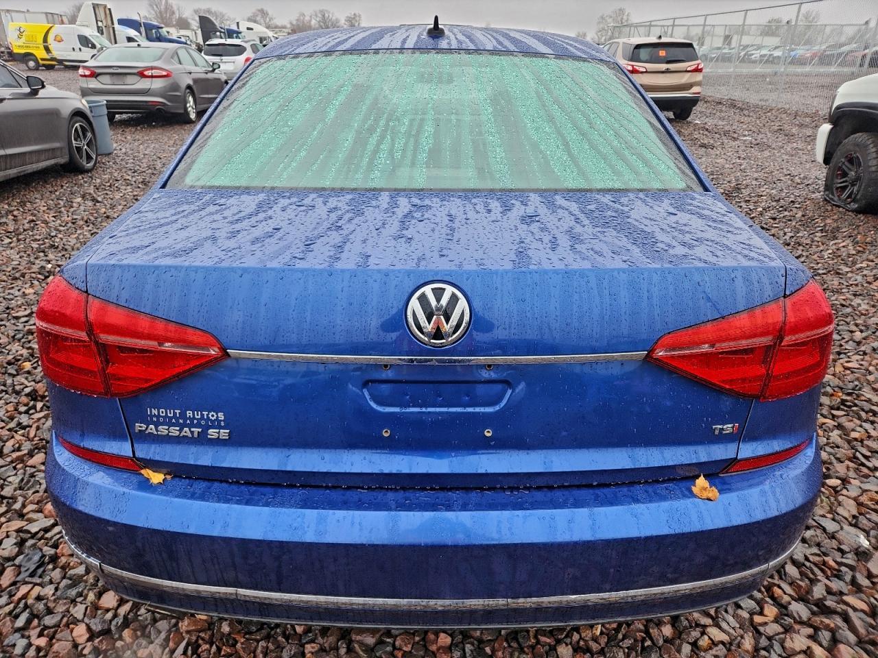 2016 VOLKSWAGEN Passat
