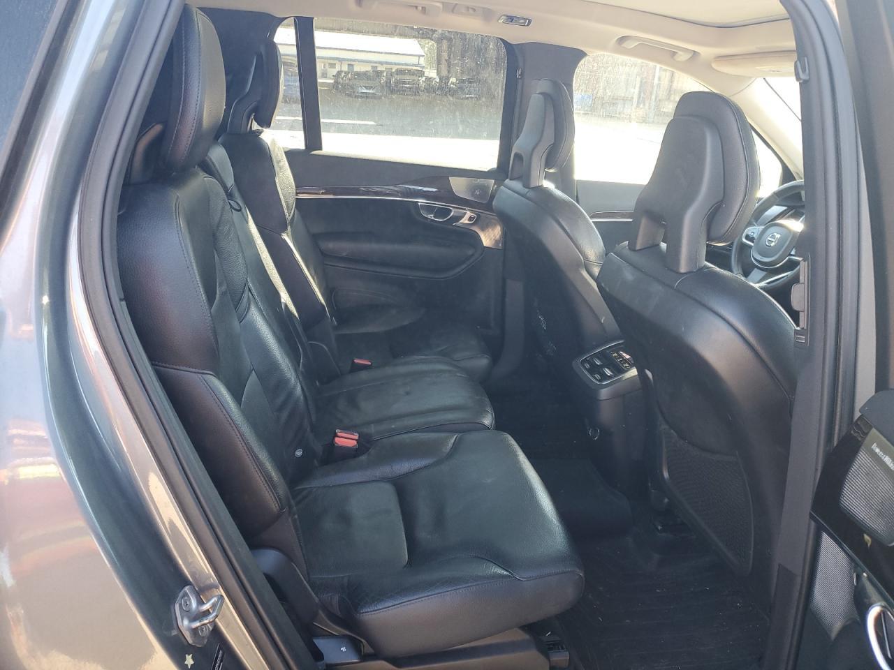 2016 VOLVO XC90