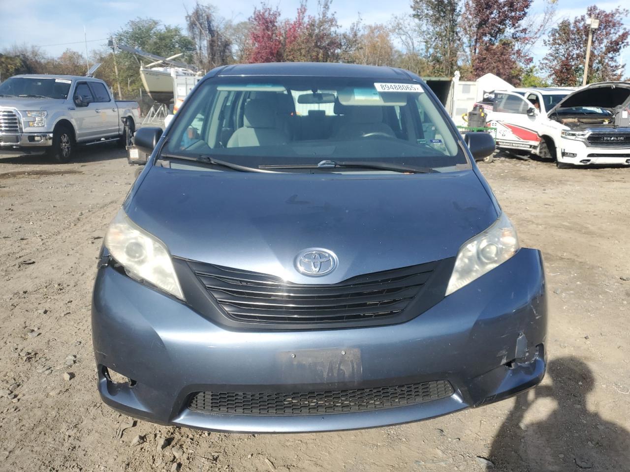 2015 TOYOTA SIENNA