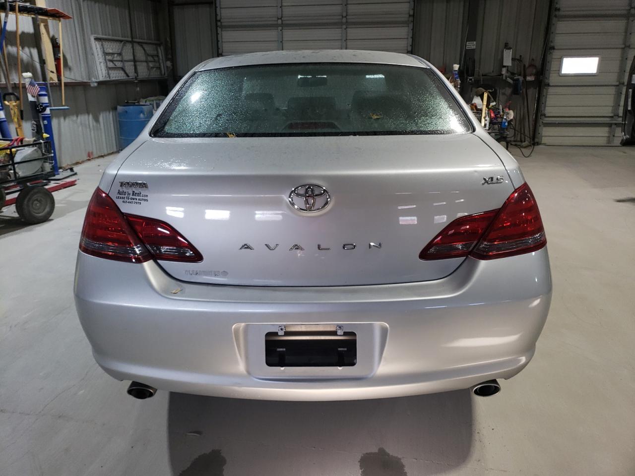 2008 TOYOTA Avalon
