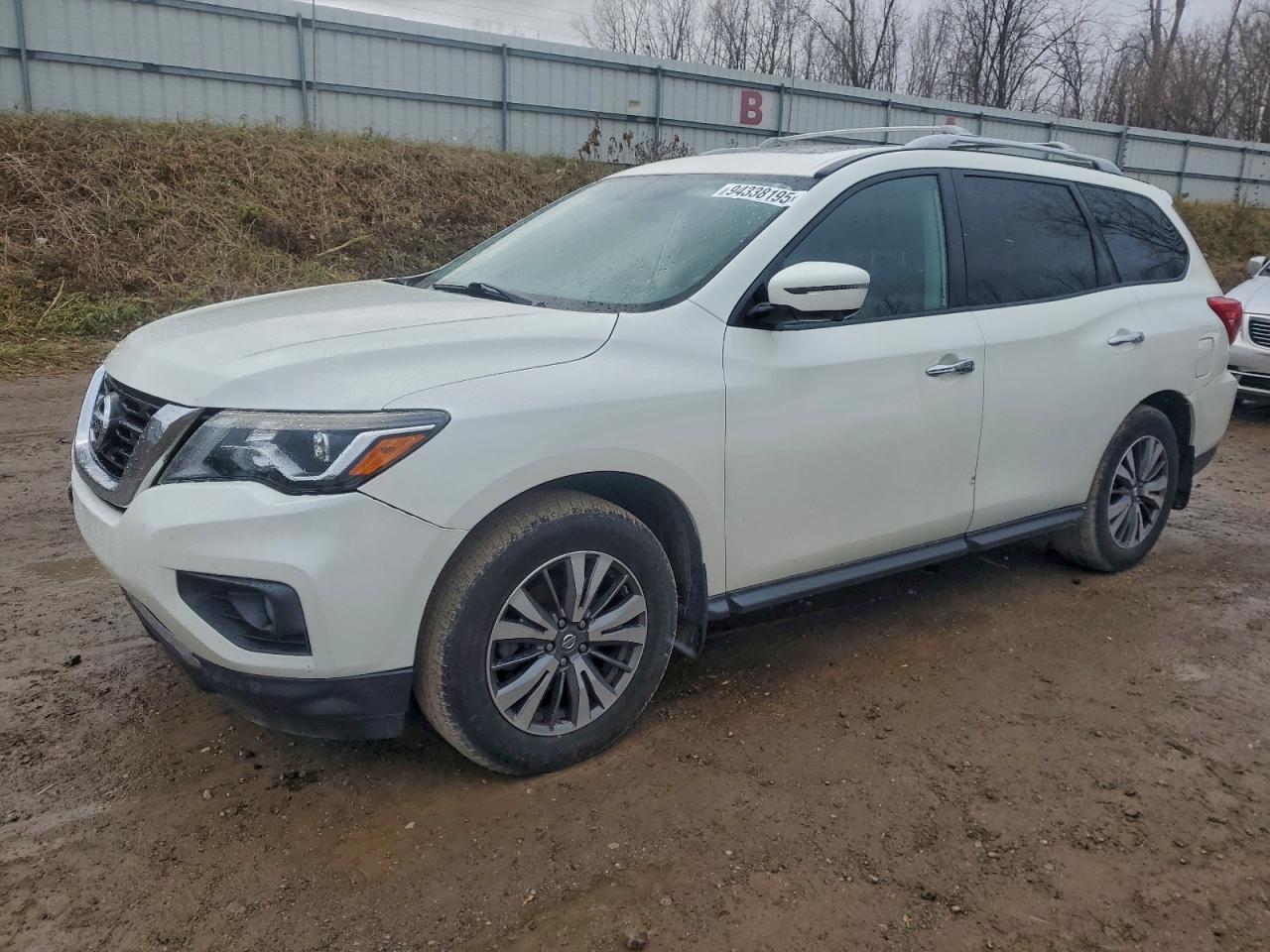2017 NISSAN PATHFINDER