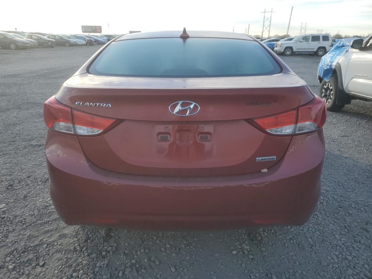2012 HYUNDAI ELANTRA