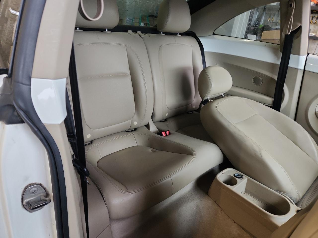 2013 VOLKSWAGEN Beetle