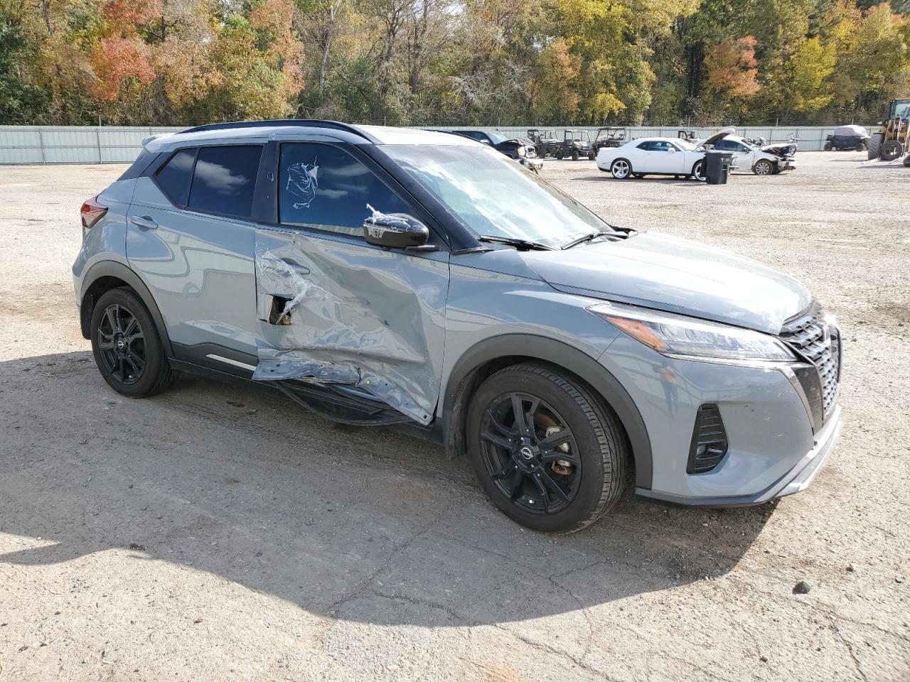 2022 NISSAN KICKS