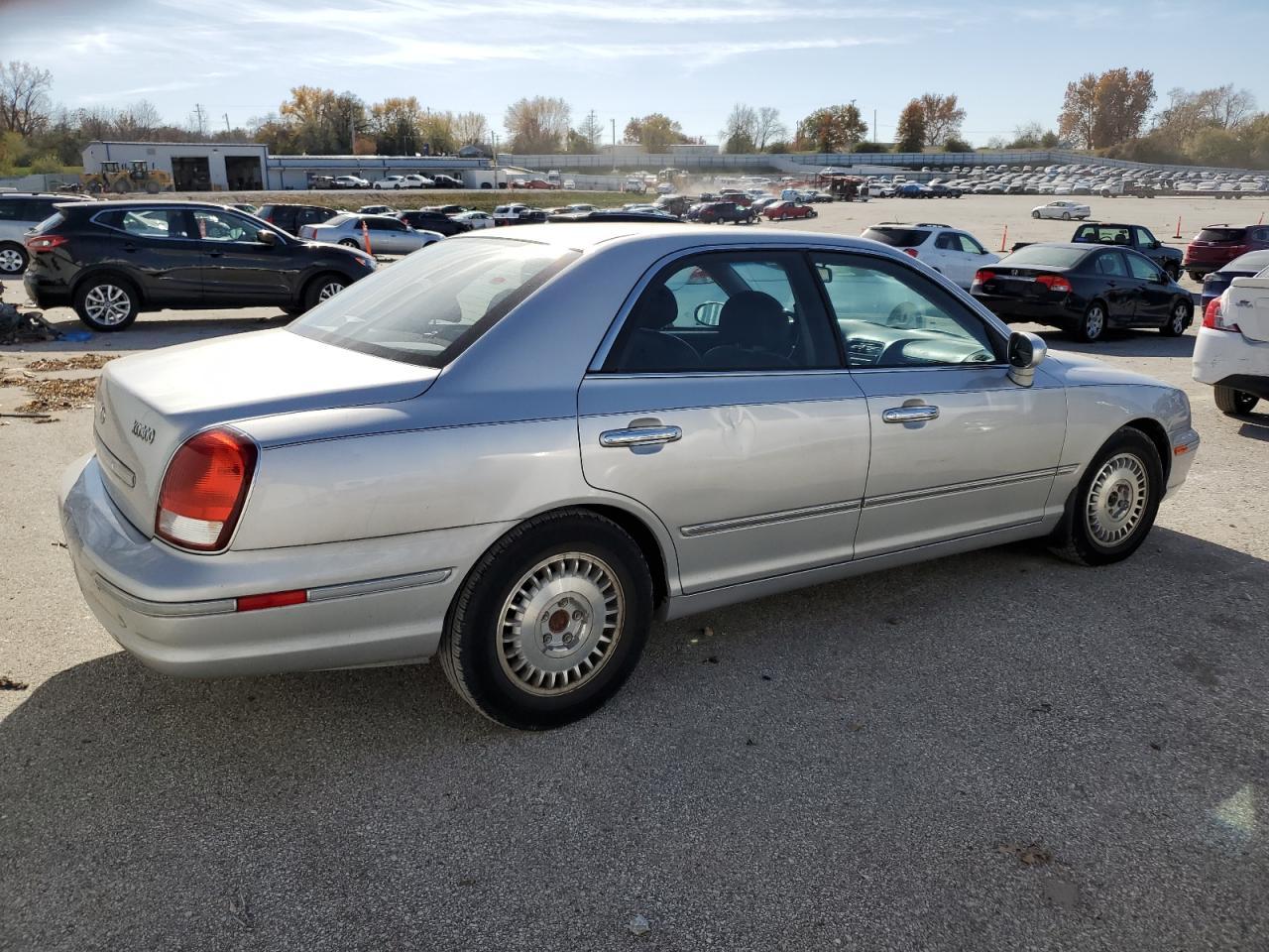 2001 HYUNDAI Xg