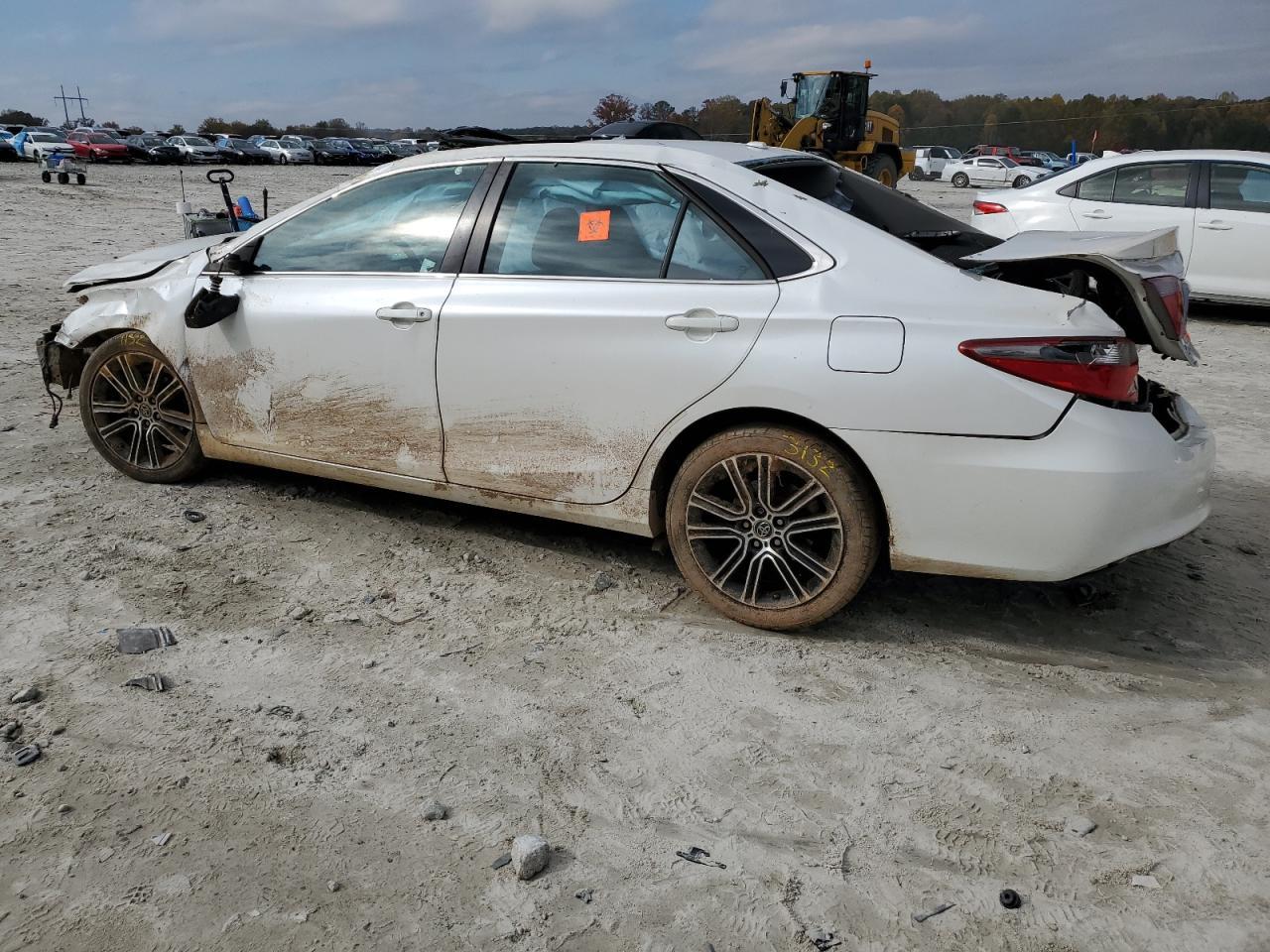 2016 TOYOTA CAMRY