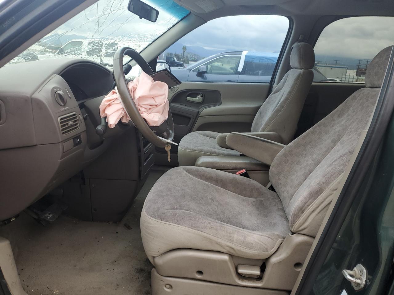2001 NISSAN Quest