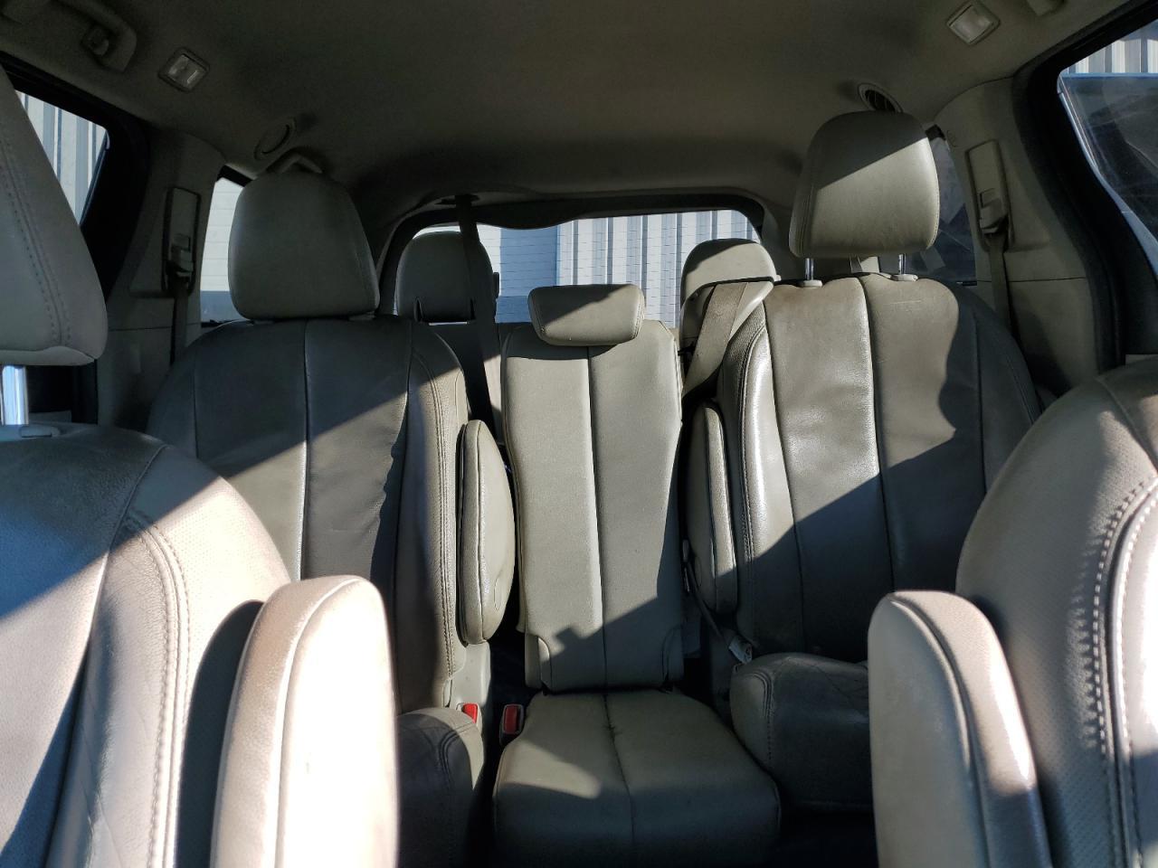 2013 TOYOTA SIENNA