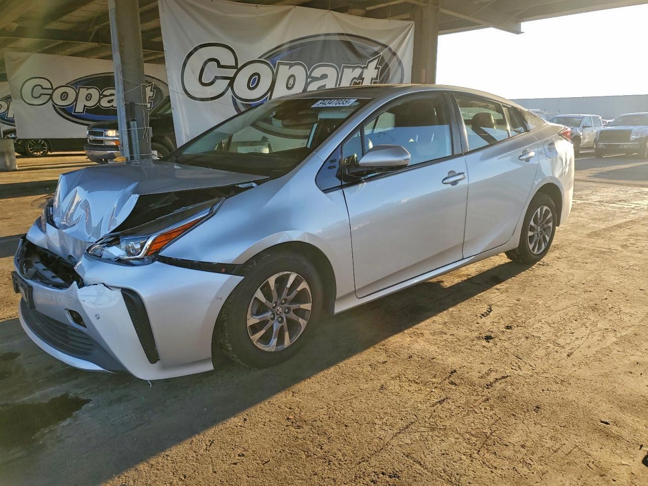 2019 TOYOTA PRIUS