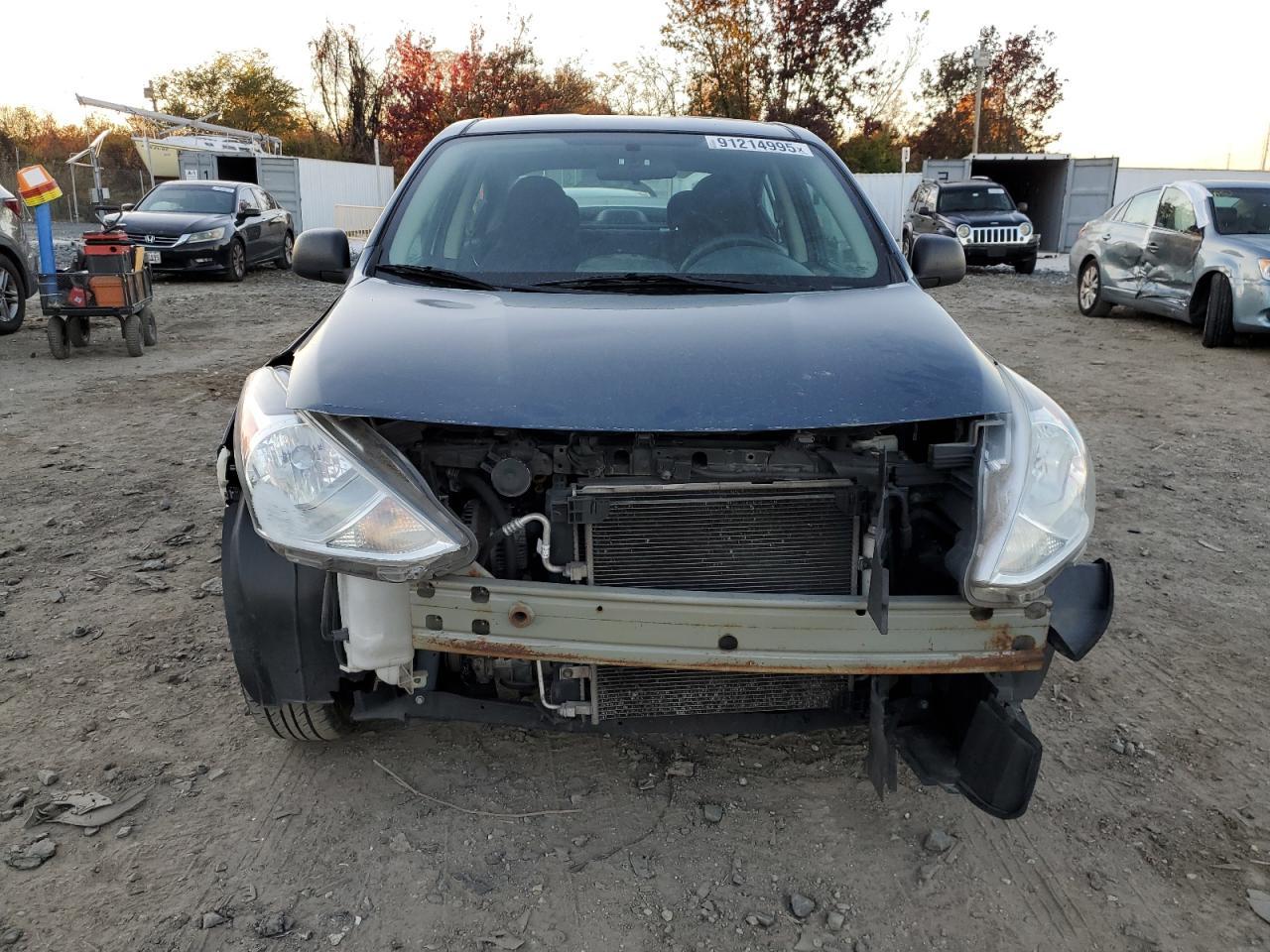 2015 NISSAN VERSA