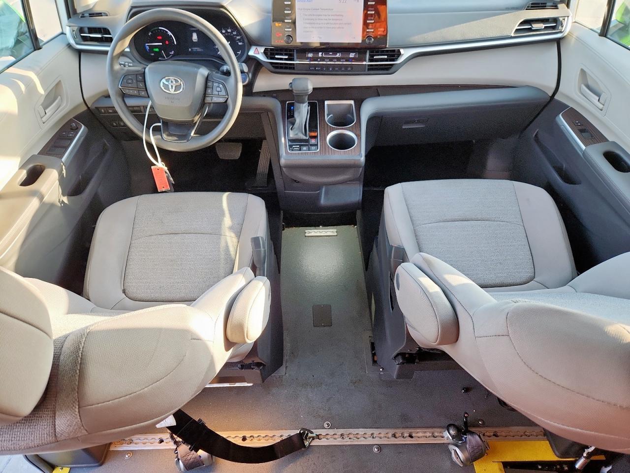 2024 TOYOTA SIENNA