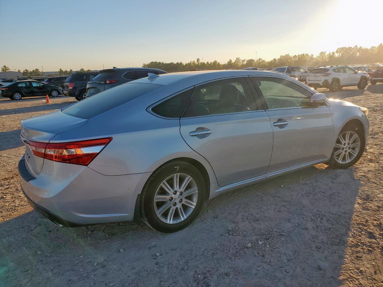 2013 TOYOTA Avalon