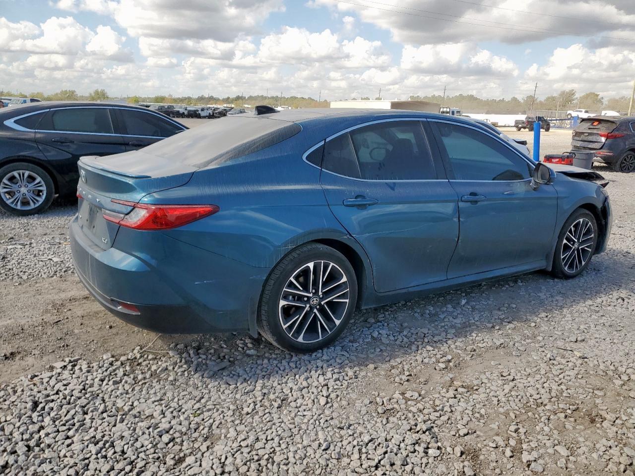 2025 TOYOTA CAMRY