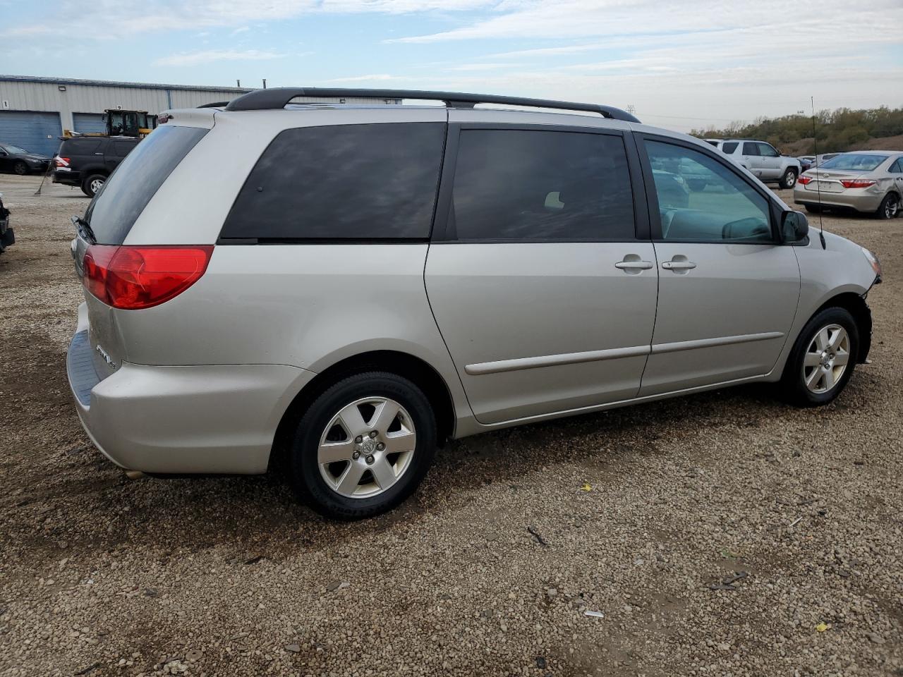 2007 TOYOTA SIENNA