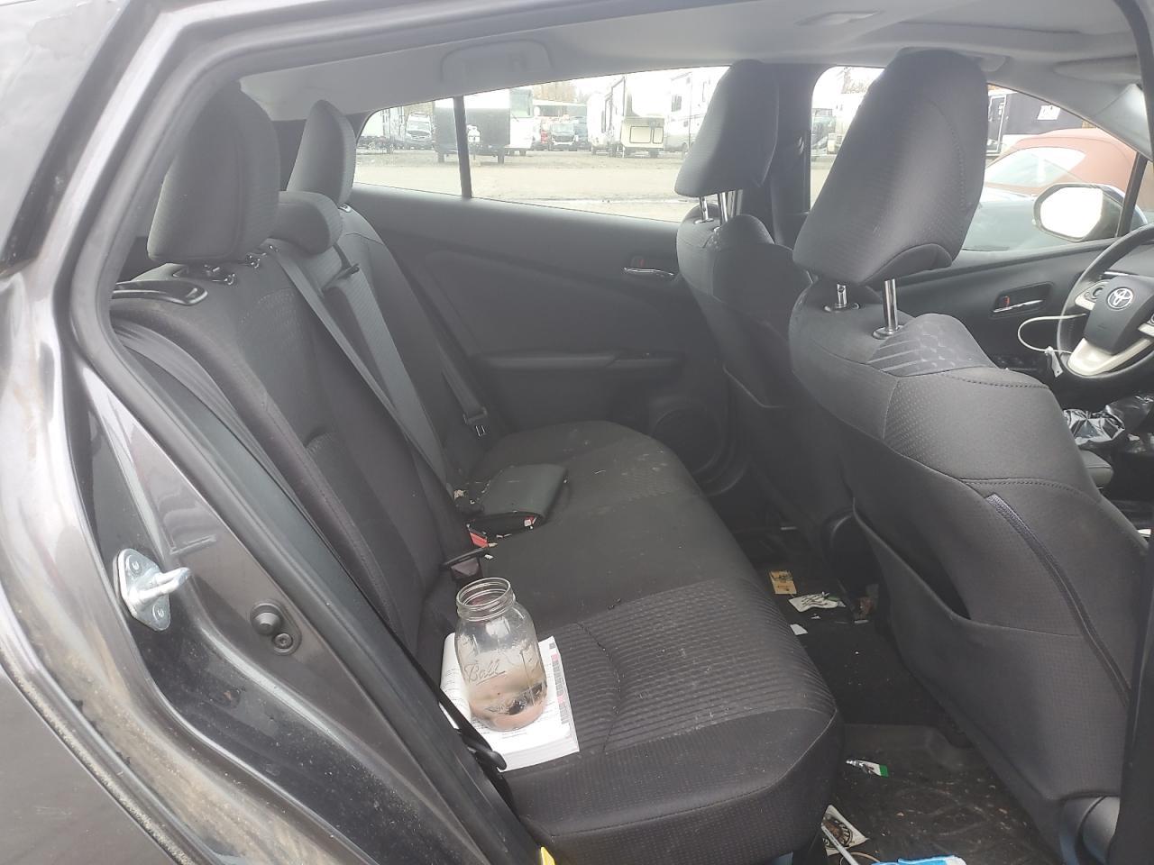 2016 TOYOTA PRIUS