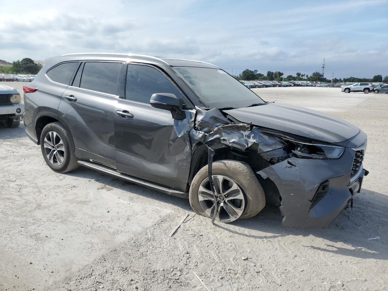 2022 TOYOTA HIGHLANDER
