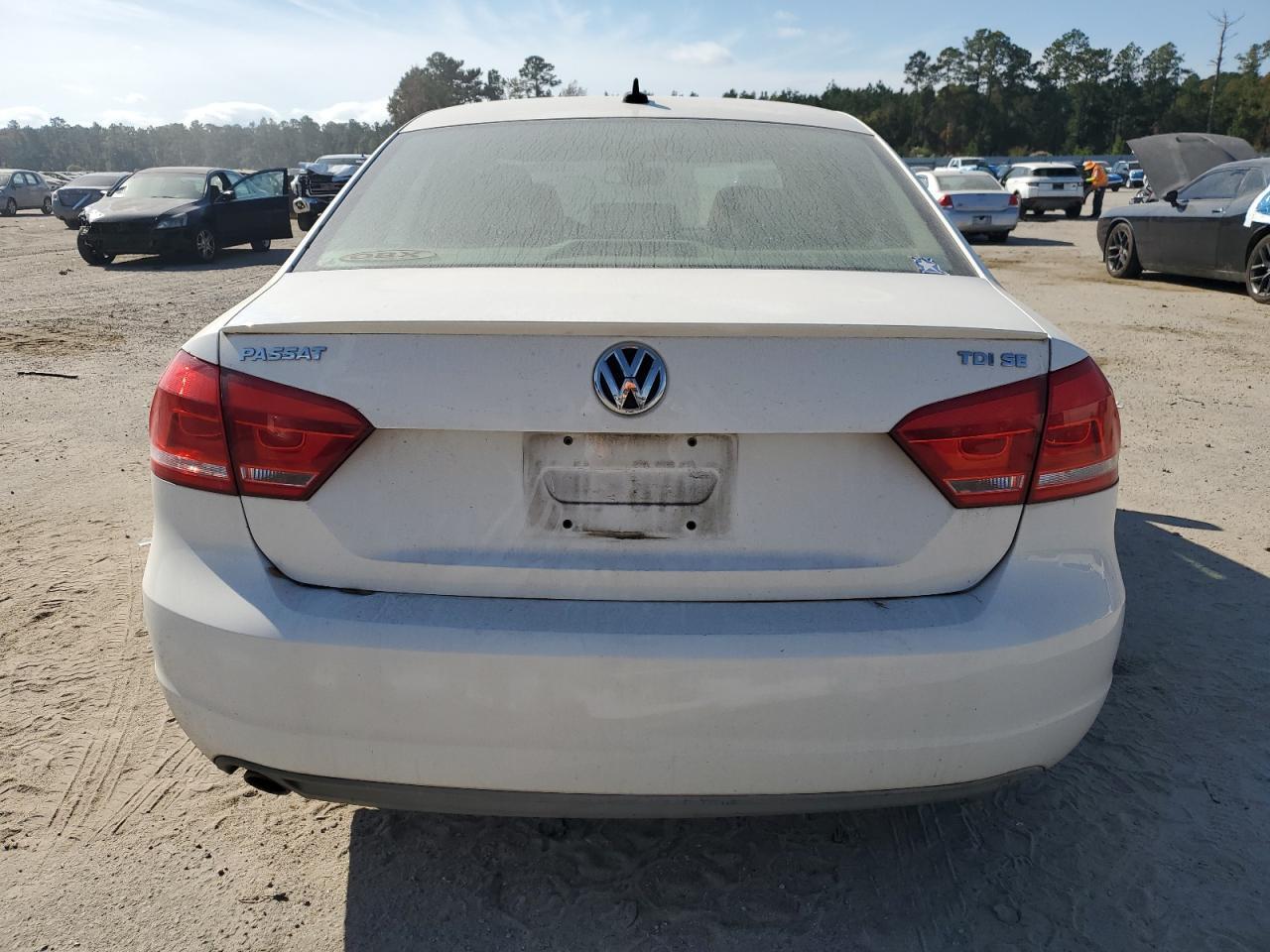 2012 VOLKSWAGEN Passat