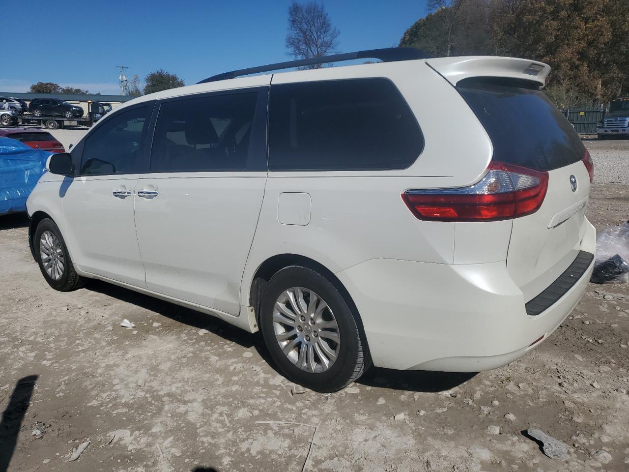 2016 TOYOTA SIENNA
