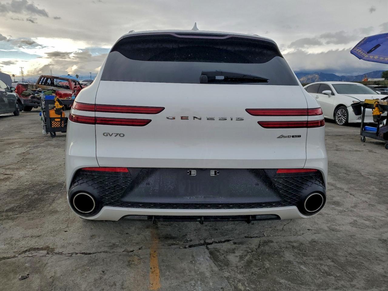 2025 GENESIS GV70