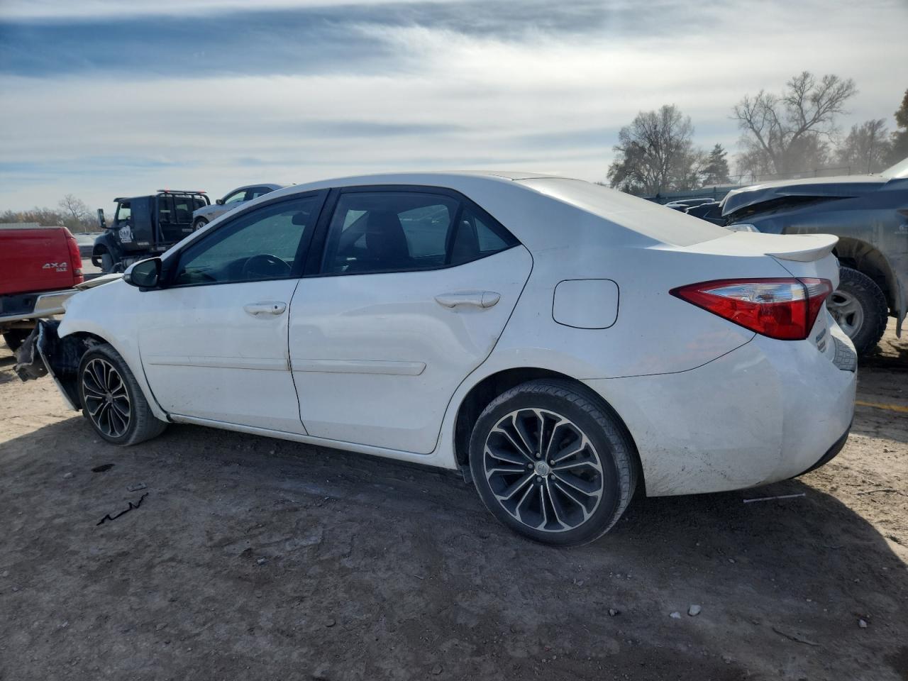 2015 TOYOTA COROLLA