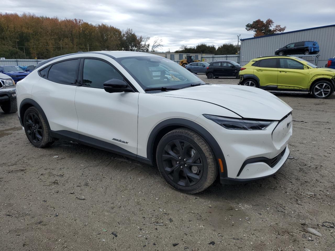 2024 FORD Mustang Mach-E