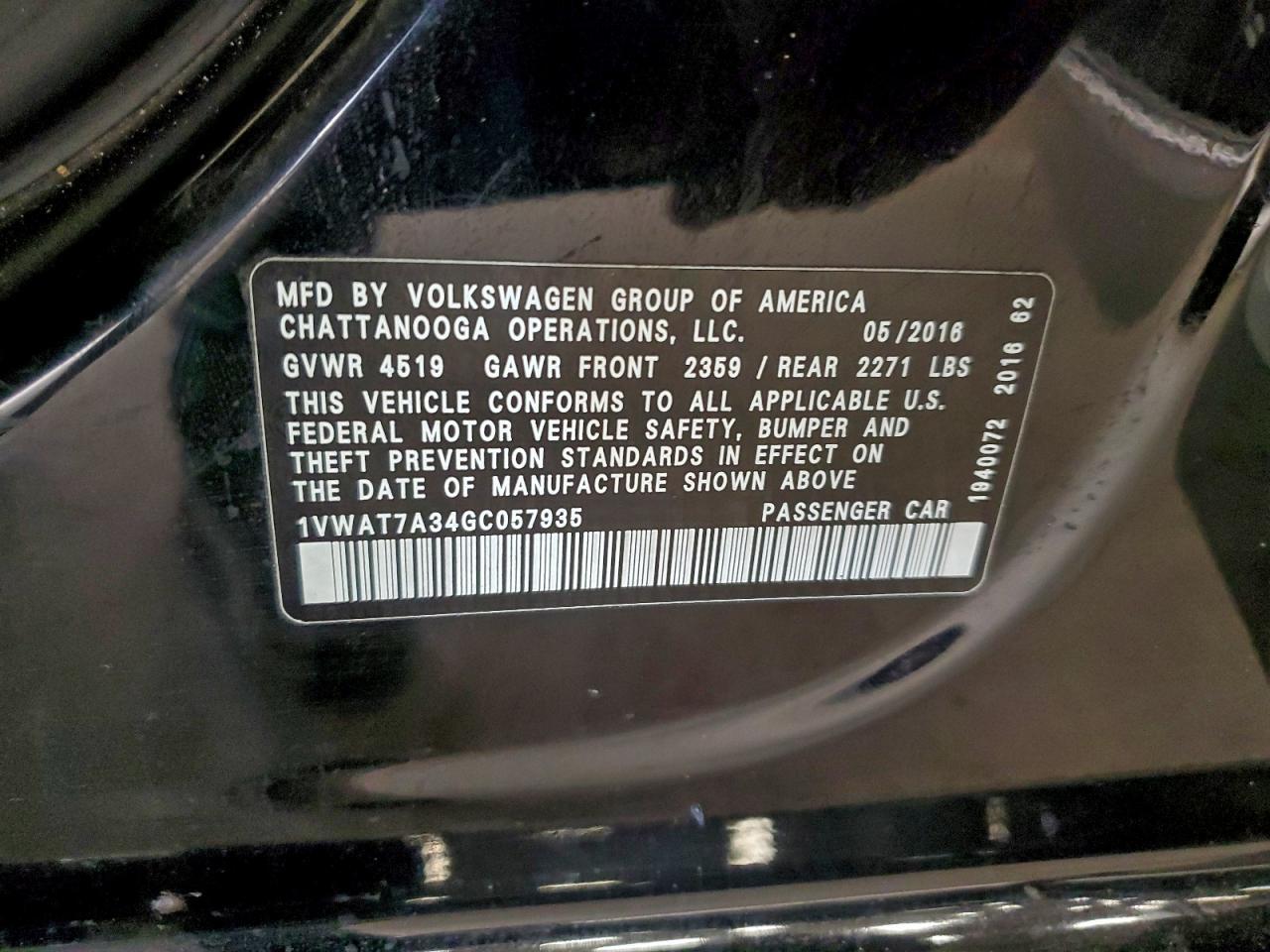 2016 VOLKSWAGEN Passat