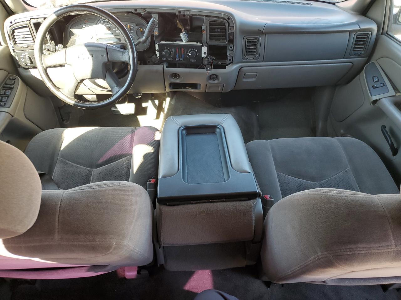 2004 CHEVROLET Suburban