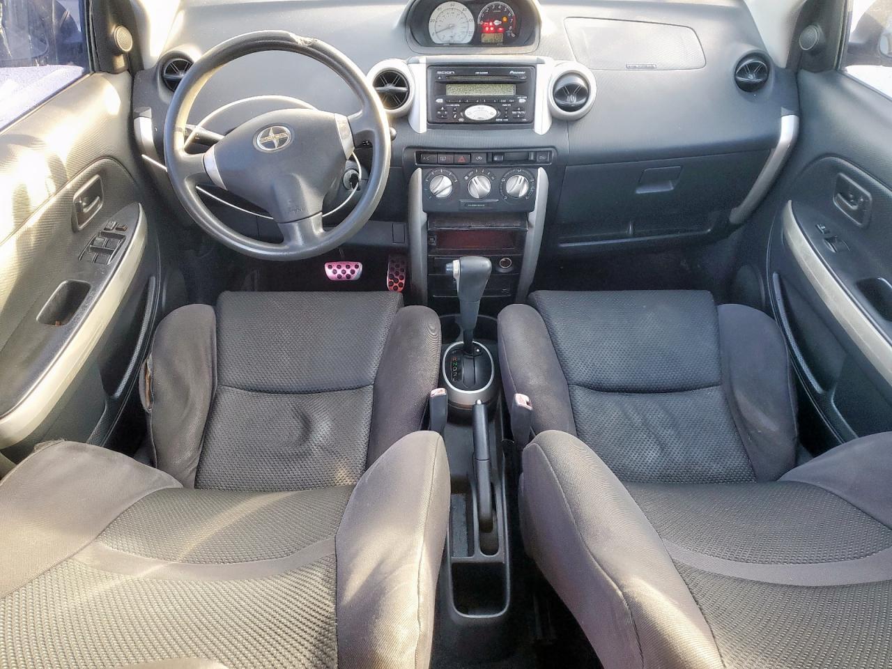 2004 TOYOTA SCION