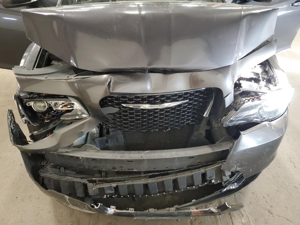 2019 CHRYSLER 300
