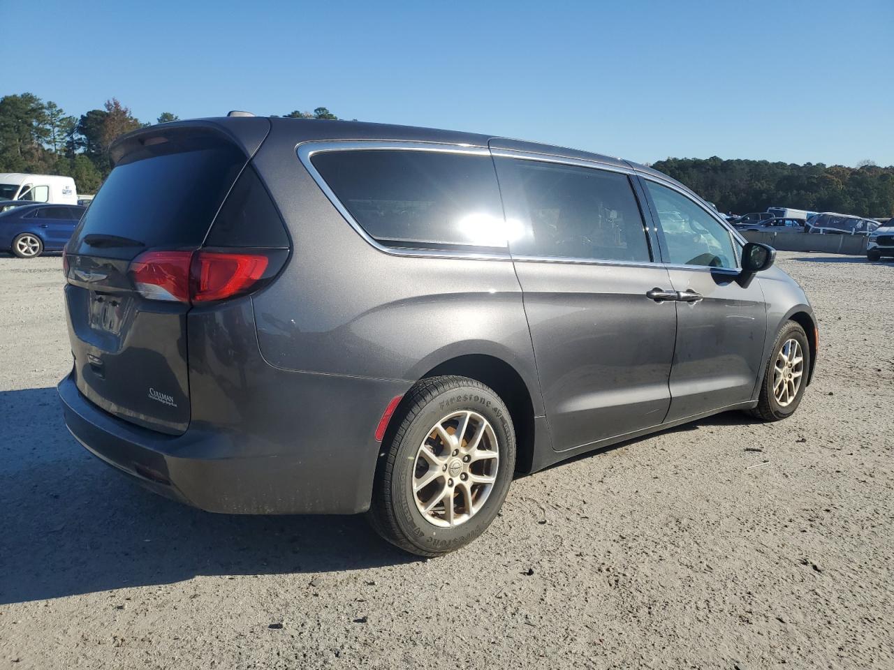 2022 CHRYSLER Voyager