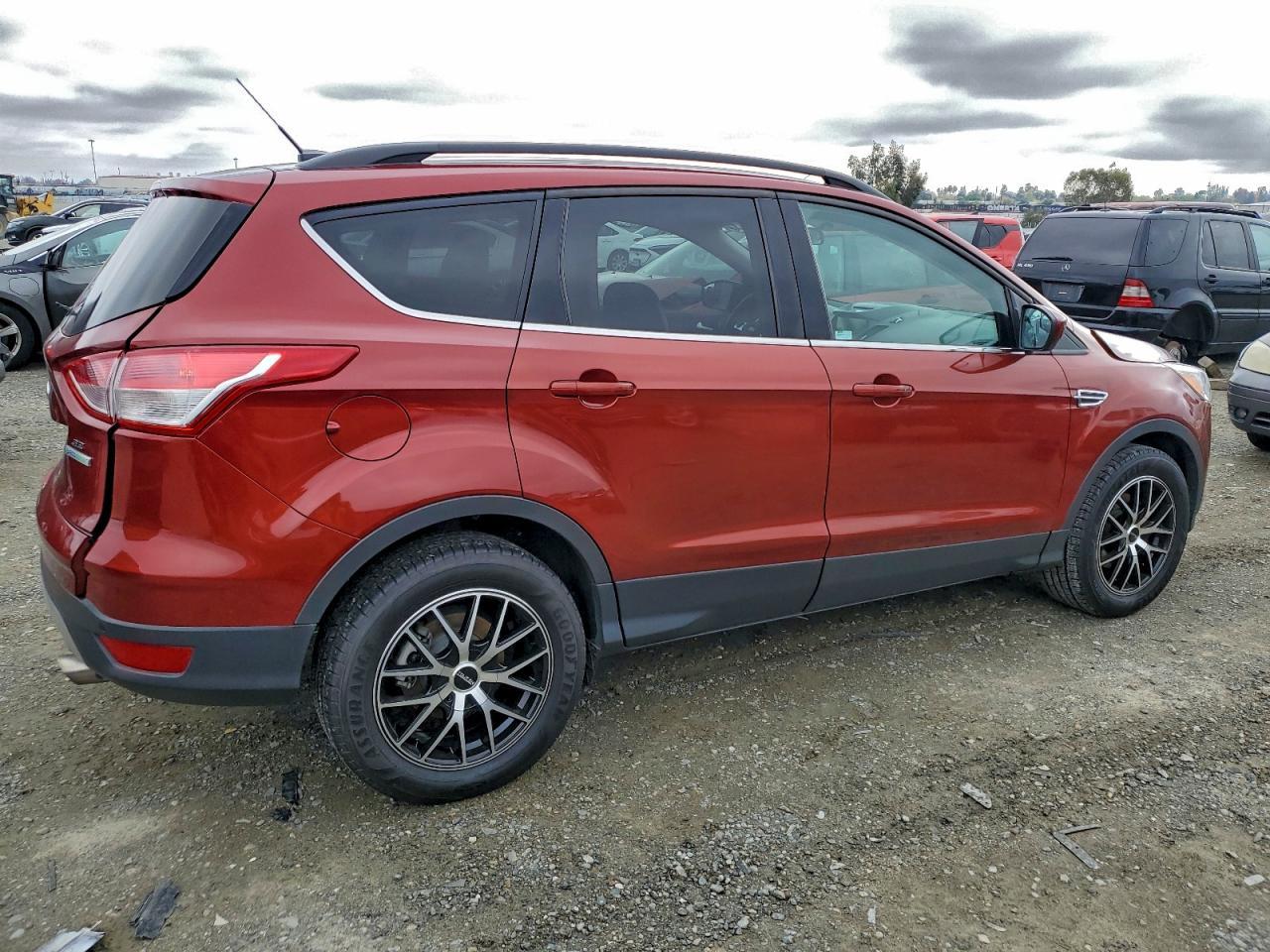 2015 FORD ESCAPE