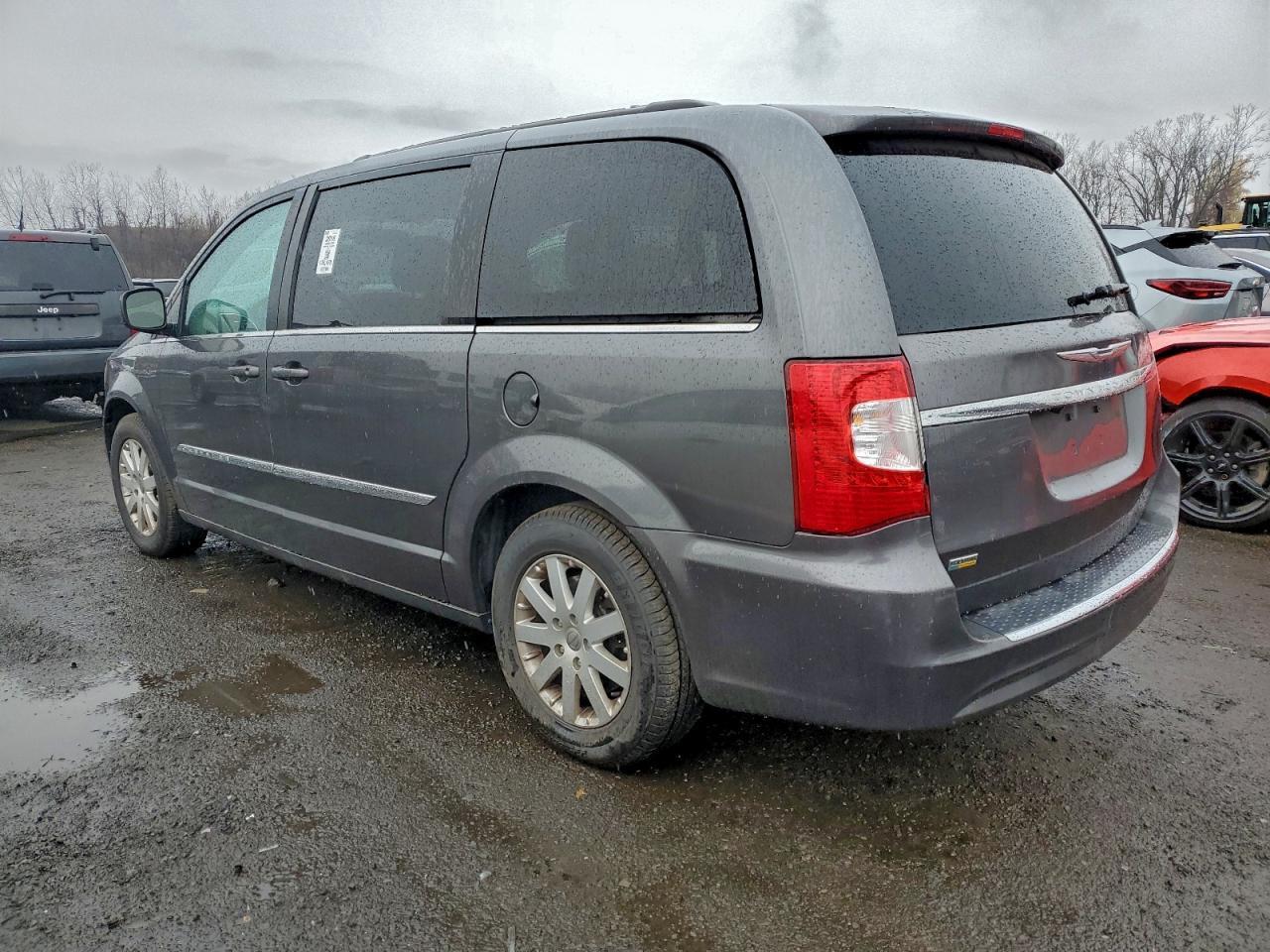 2016 CHRYSLER Town & Country