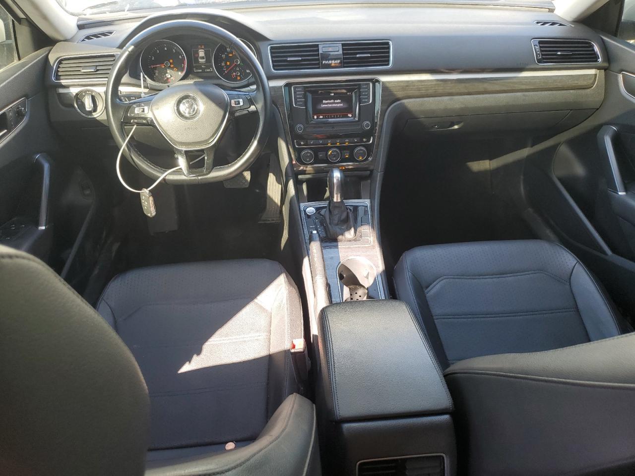 2018 VOLKSWAGEN Passat