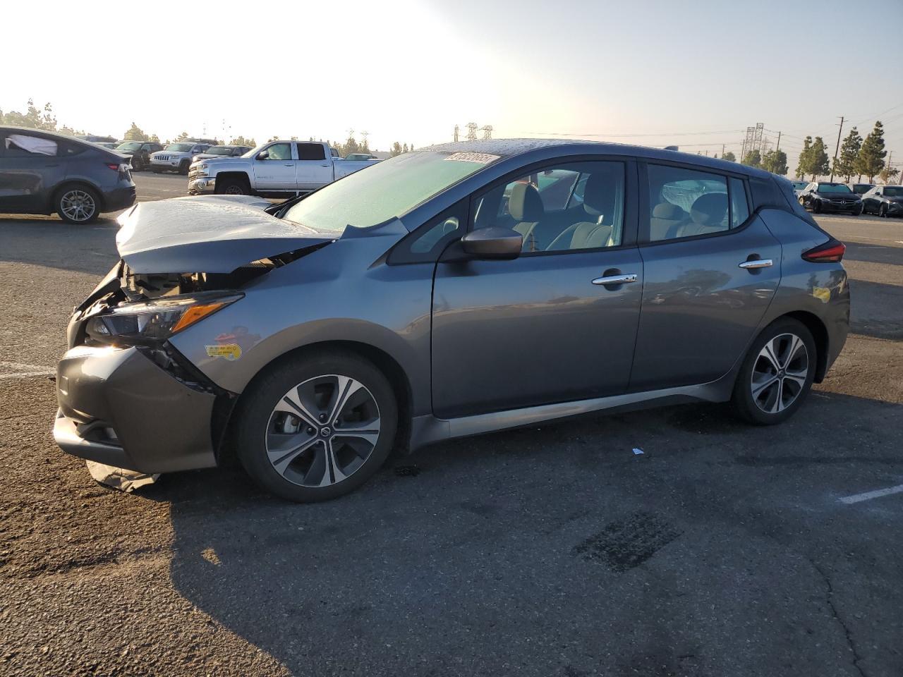 2022 NISSAN LEAF