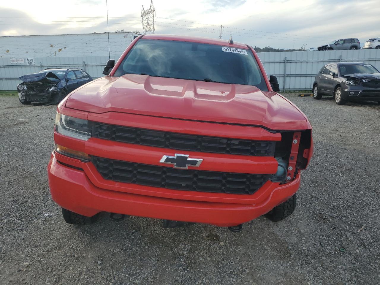 2018 CHEVROLET Silverado