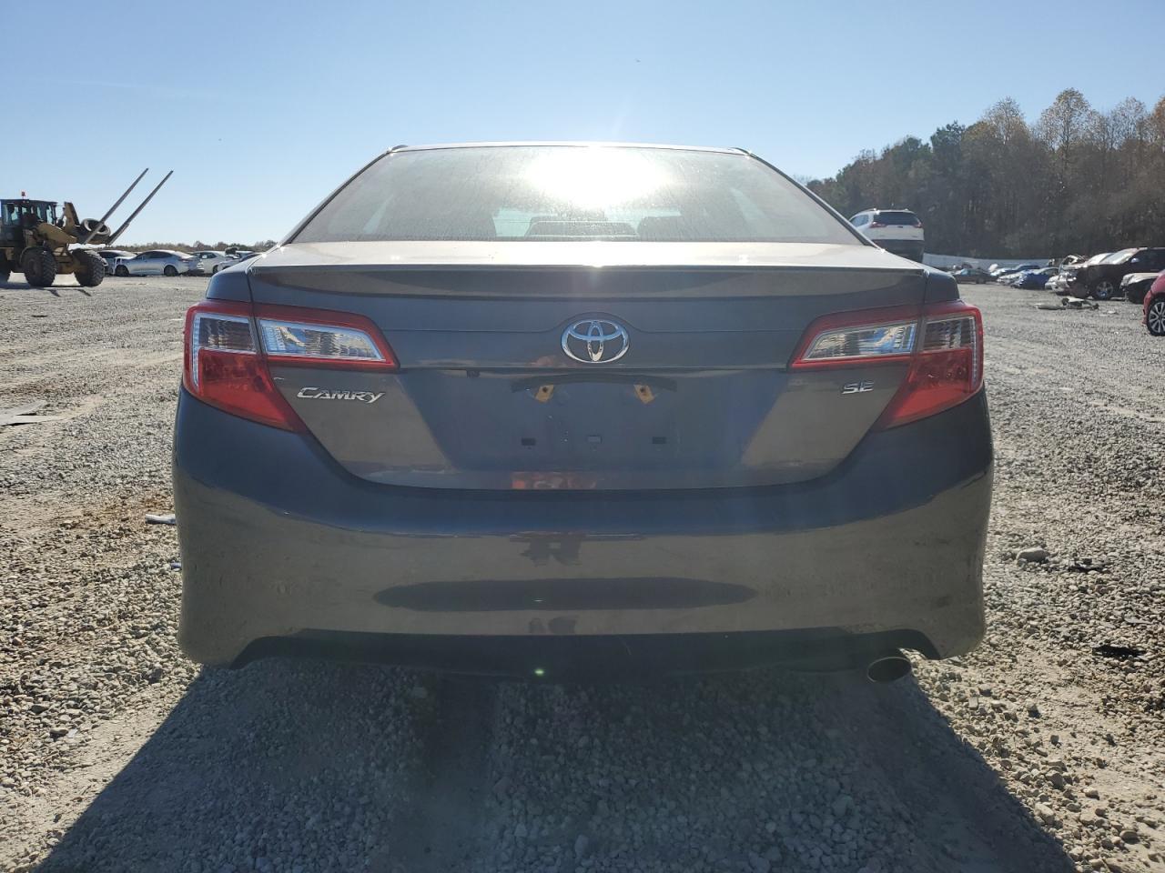 2014 TOYOTA CAMRY