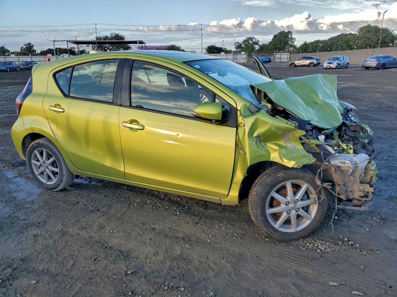 2015 TOYOTA Prius c