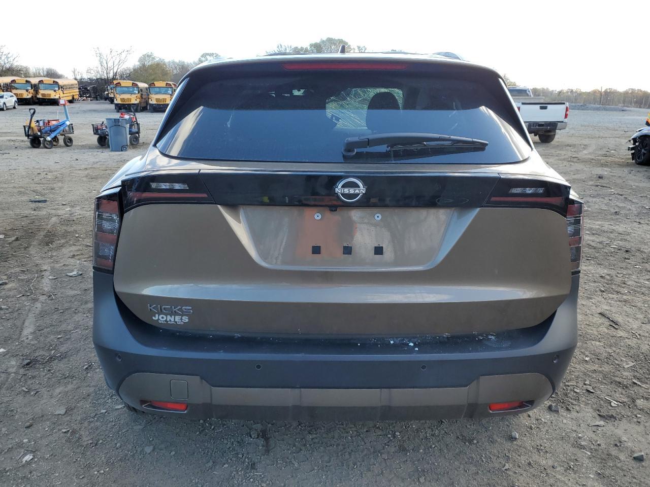 2025 NISSAN KICKS