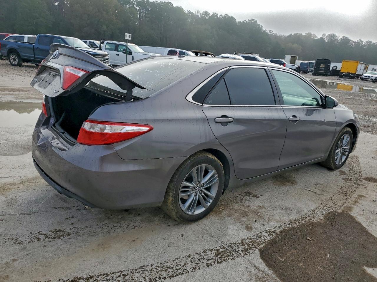 2015 TOYOTA CAMRY